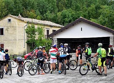 Biciklisti kod 4 izvora u mjestu Račja vas