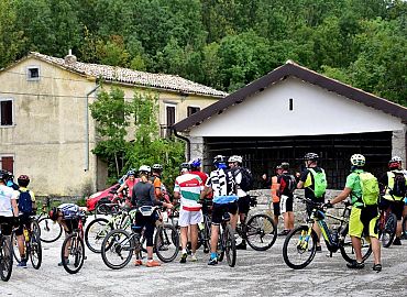 Da cujemo sto ce nam vodic reci u mjestu Racja Vas Da cujemo sto ce nam vodic reci u mjestu Racja Vas