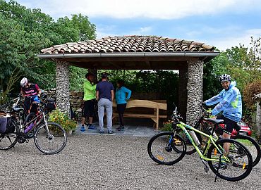 Dok se ceka da kisa prestane Dok se ceka da kisa prestane