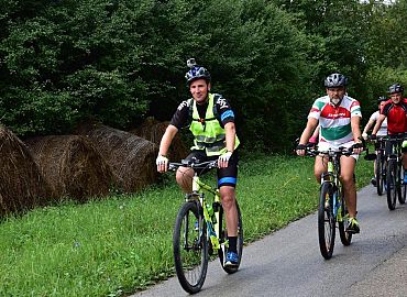 Evo nam i vodje kolone Evo nam i vodje kolone