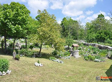 Vrt i bunar obitelji Ivančić Vrt i bunar obitelji Ivančić